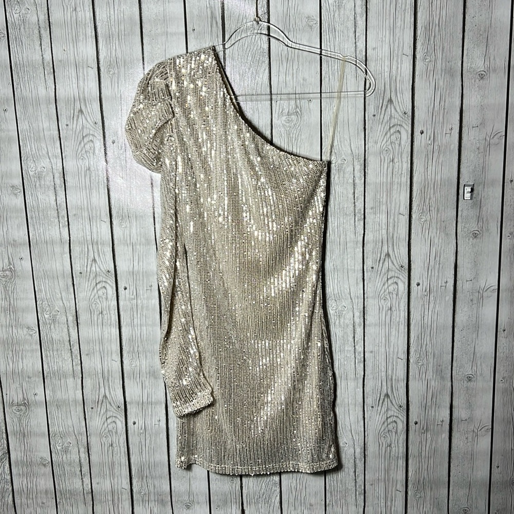 Muy Muy sequined one shoulder dress size medium